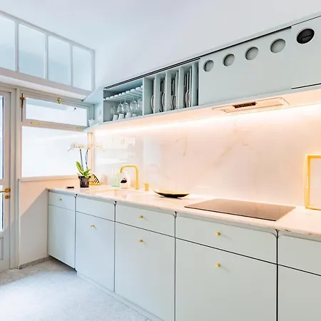 Unique Modernist Duplex & Parking Appartamento *