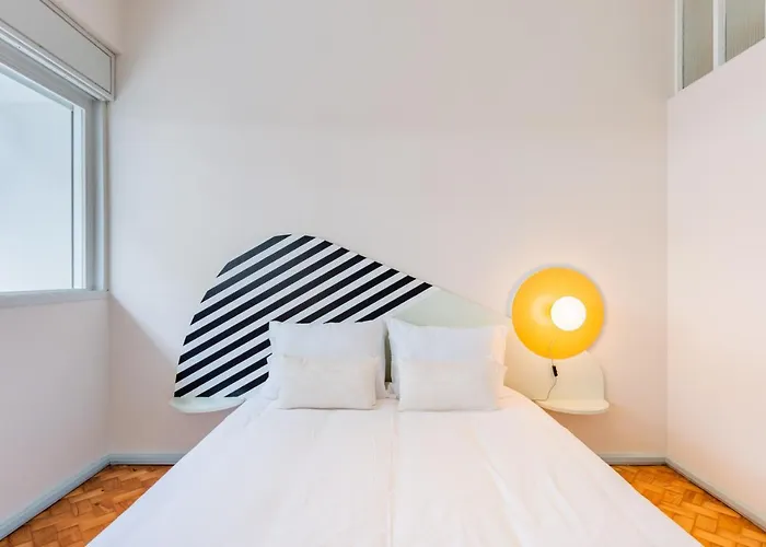 Unique Modernist Duplex & Parking * Porto