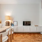 Unique Modernist Duplex & Parking *