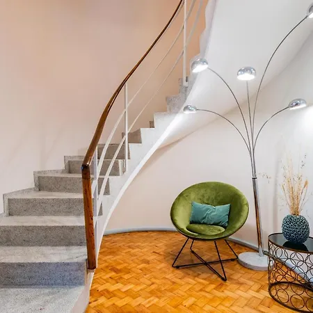 Unique Modernist Duplex Apartment&parking Oporto