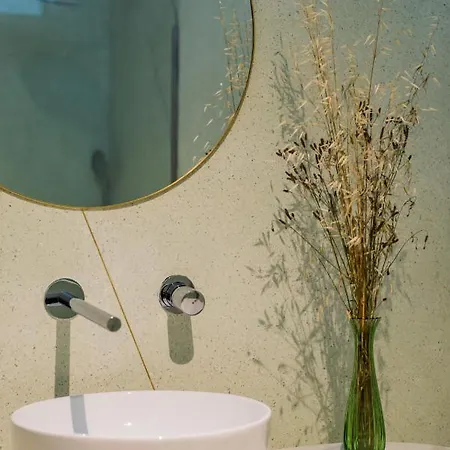 Unique Modernist Duplex Apartment&parking Appartement