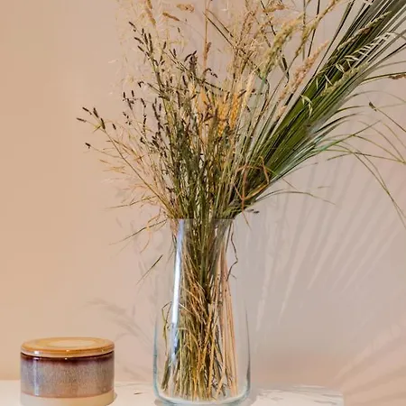 Unique Modernist Duplex & Parking 아파트 포르투