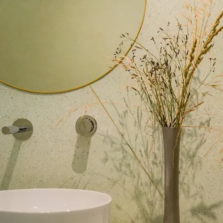 Unique Modernist Duplex & Parking 포르투