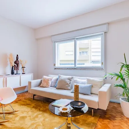 Unique Modernist Duplex Apartment&parking Appartement *