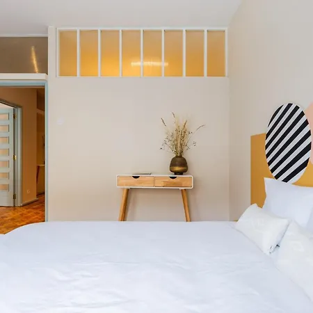 Unique Modernist Duplex Apartment&parking * Oporto