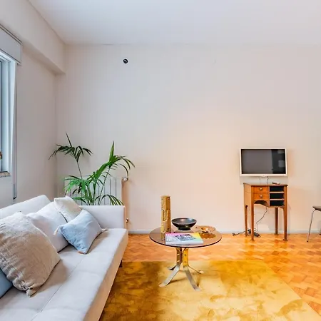 Unique Modernist Duplex & Parking *