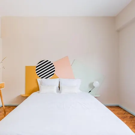 Unique Modernist Duplex Apartment&parking Appartement *