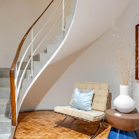 公寓 Unique Modernist Duplex & Parking *