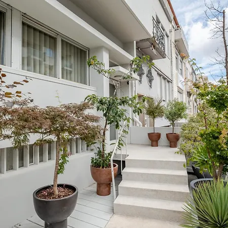 Unique Modernist Duplex & Parking *