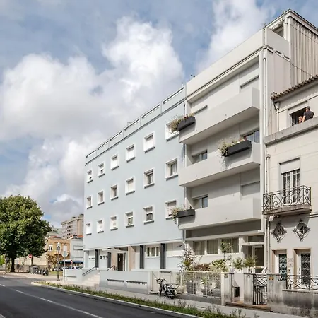 아파트 Unique Modernist Duplex & Parking