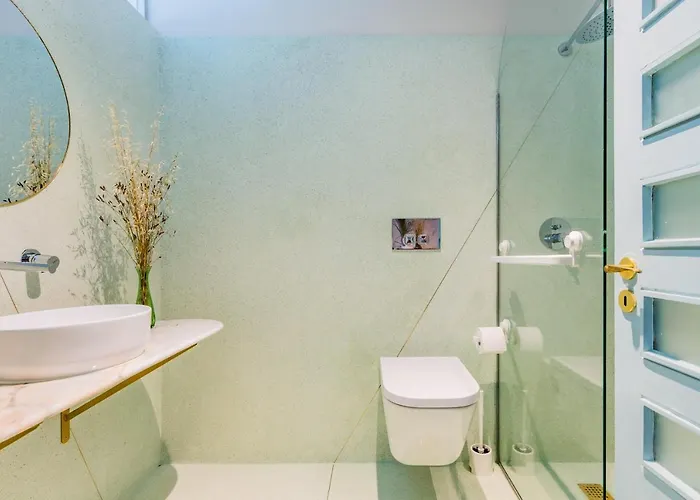 Unique Modernist Duplex & Parking Apartamento