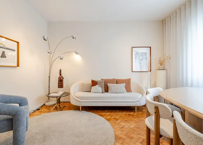 Unique Modernist Duplex & Parking