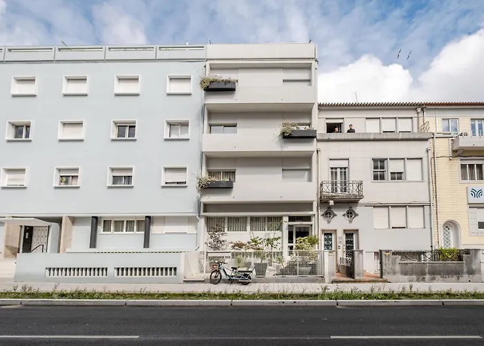 Unique Modernist Duplex & Parking Oporto