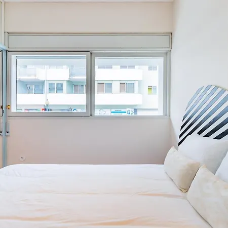 Unique Modernist Duplex & Parking Apartamento *