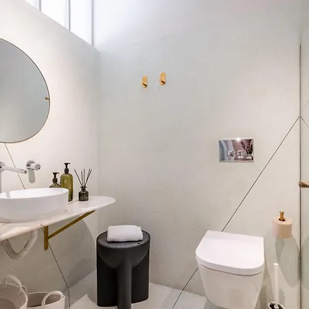 Apartamento Unique Modernist Duplex & Parking