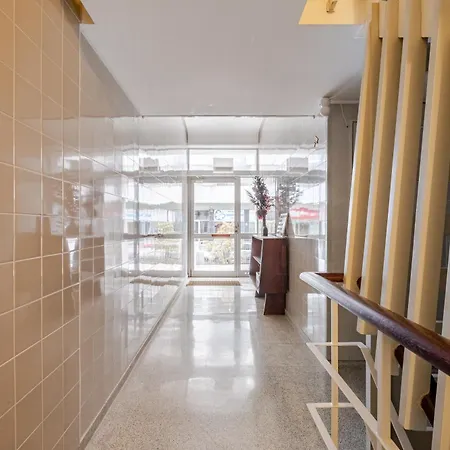 Unique Modernist Duplex & Parking Apartamento