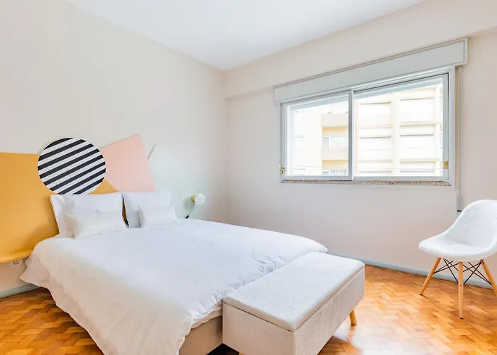 Unique Modernist Duplex & Parking Lägenhet *