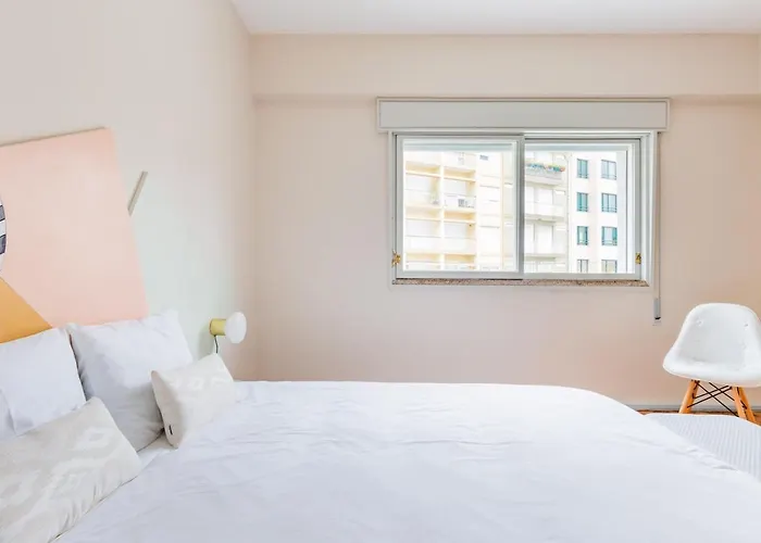 Unique Modernist Duplex & Parking Porto