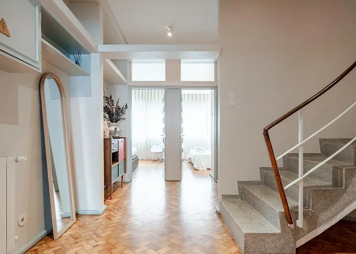 Unique Modernist Duplex & Parking * Porto