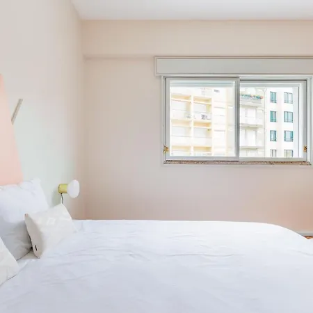 Unique Modernist Duplex & Parking Porto