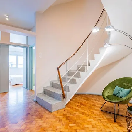 Unique Modernist Duplex & Parking *