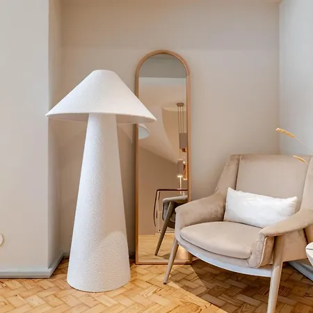 Unique Modernist Duplex & Parking Apartment