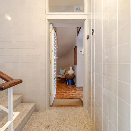 Unique Modernist Duplex & Parking