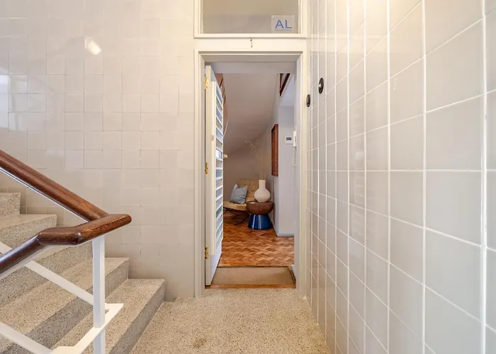 Unique Modernist Duplex & Parking